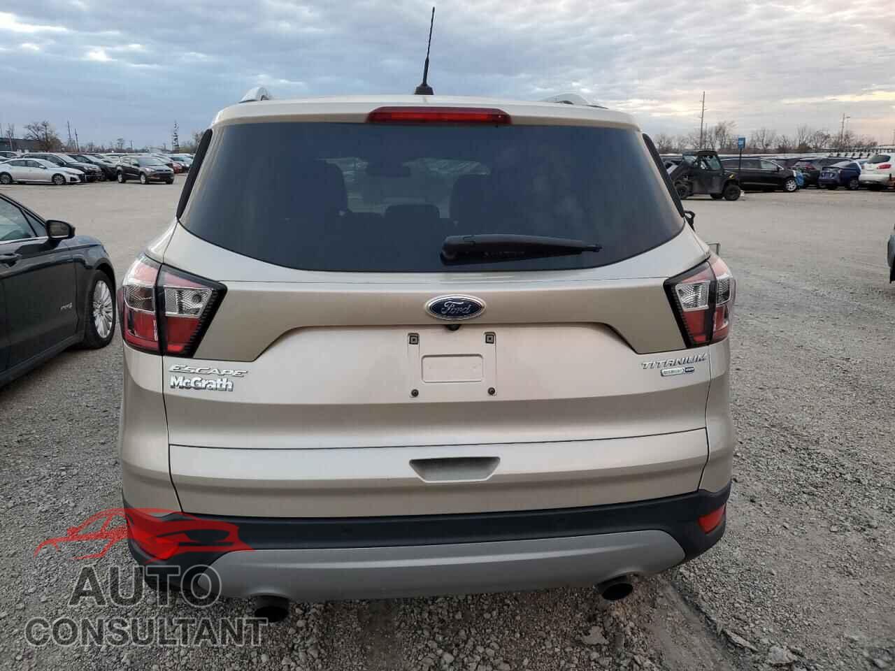 FORD ESCAPE 2017 - 1FMCU9JD6HUC17074