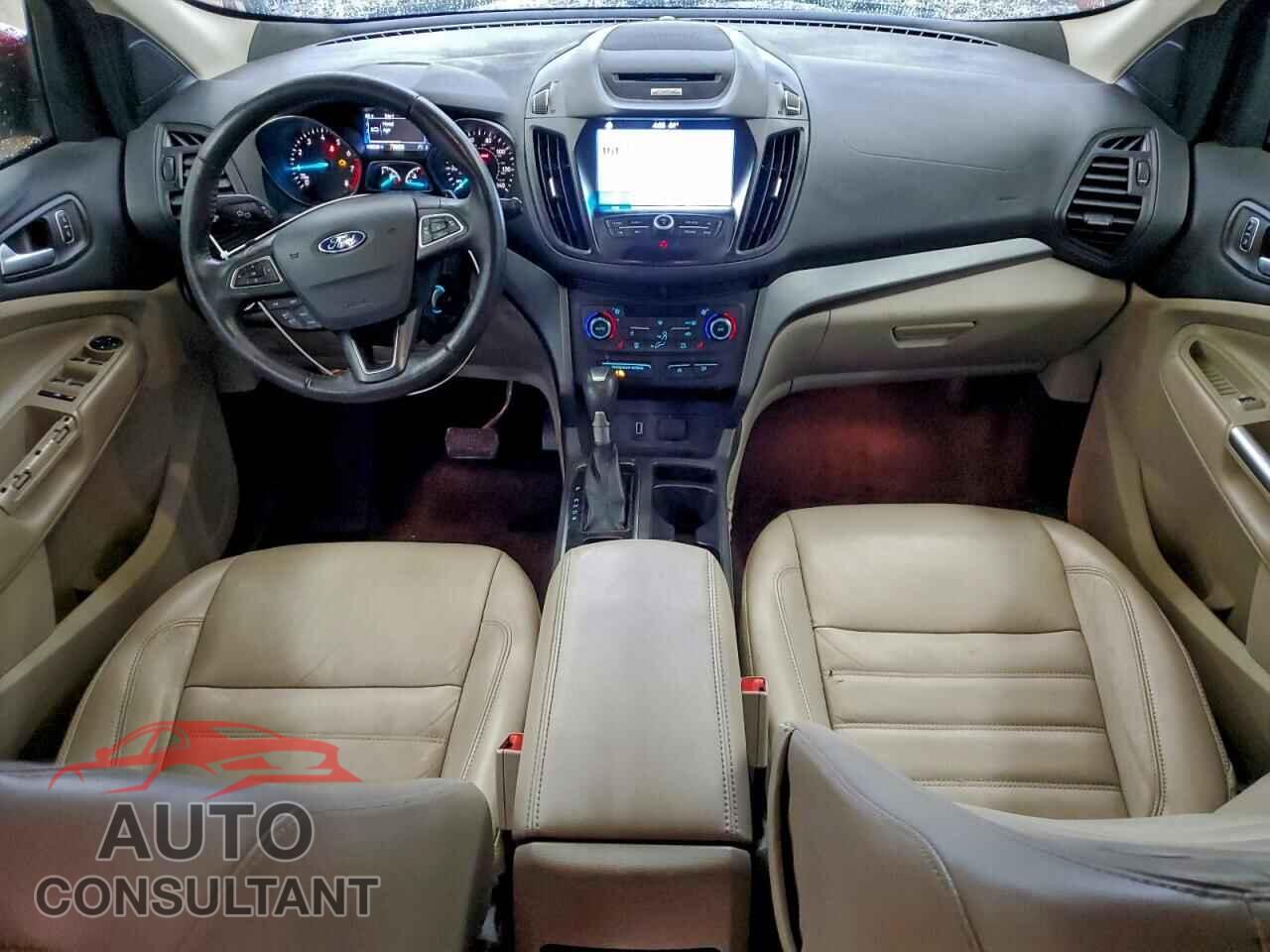 FORD ESCAPE 2017 - 1FMCU0GD2HUD03730