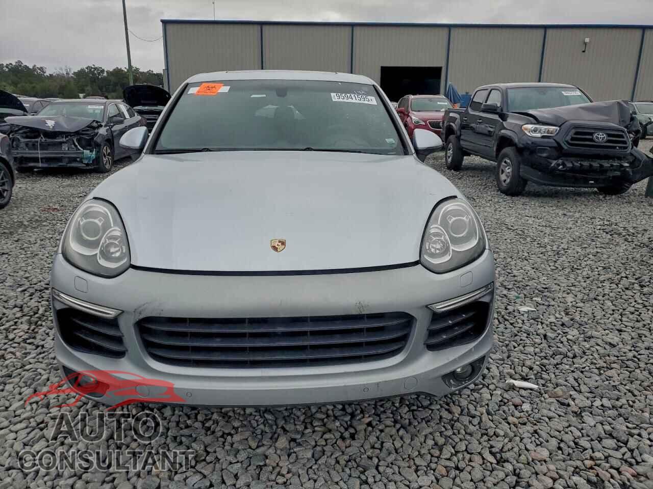 PORSCHE CAYENNE 2017 - WP1AA2A26HKA85633