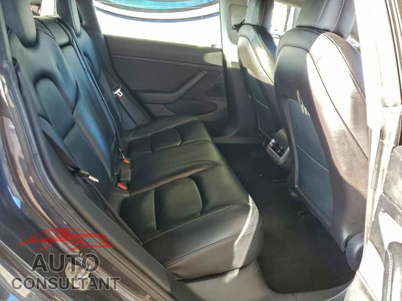 TESLA MODEL 3 2019 - 5YJ3E1EB3KF510247