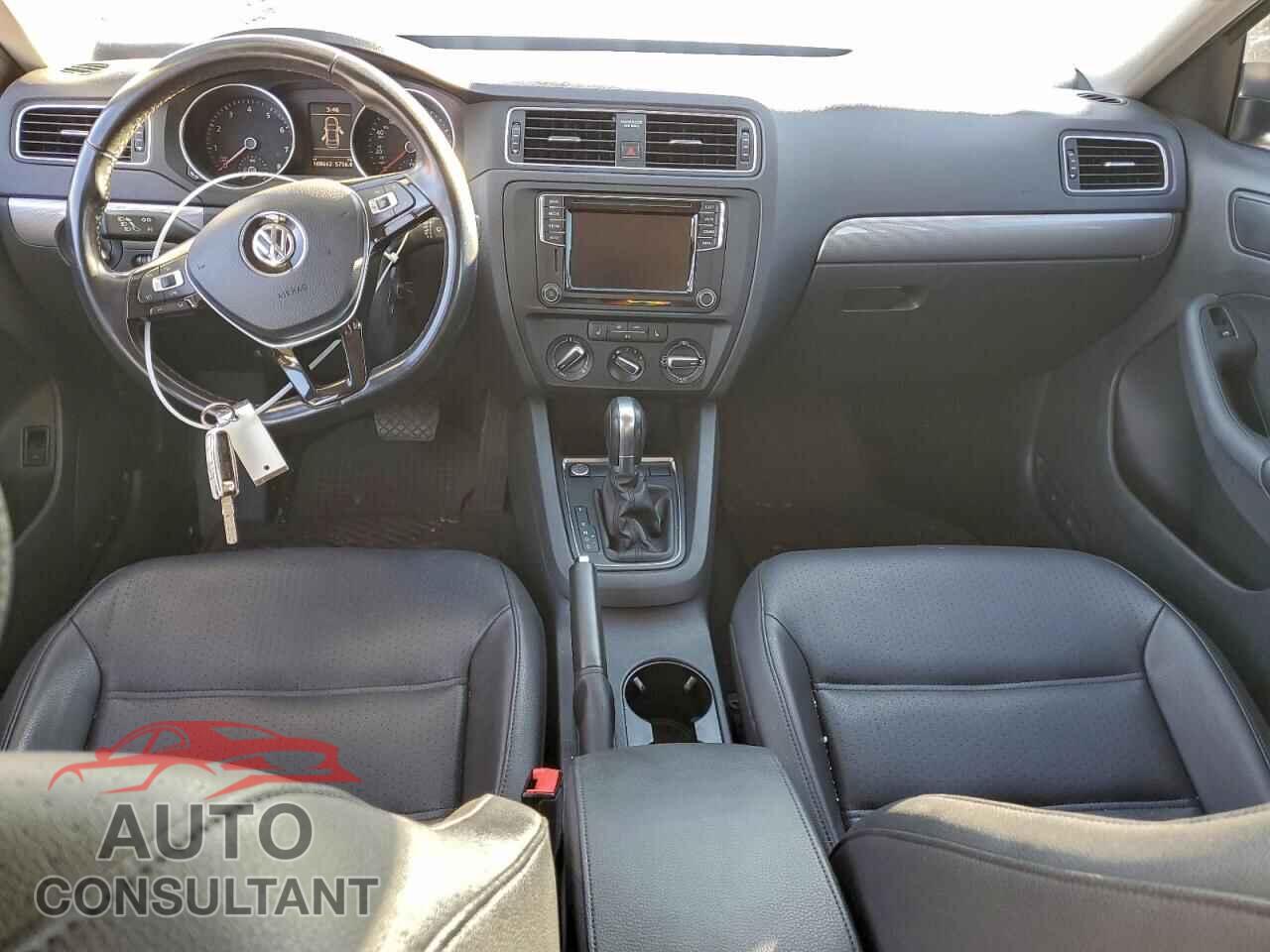 VOLKSWAGEN JETTA 2017 - 3VWDB7AJ1HM396666