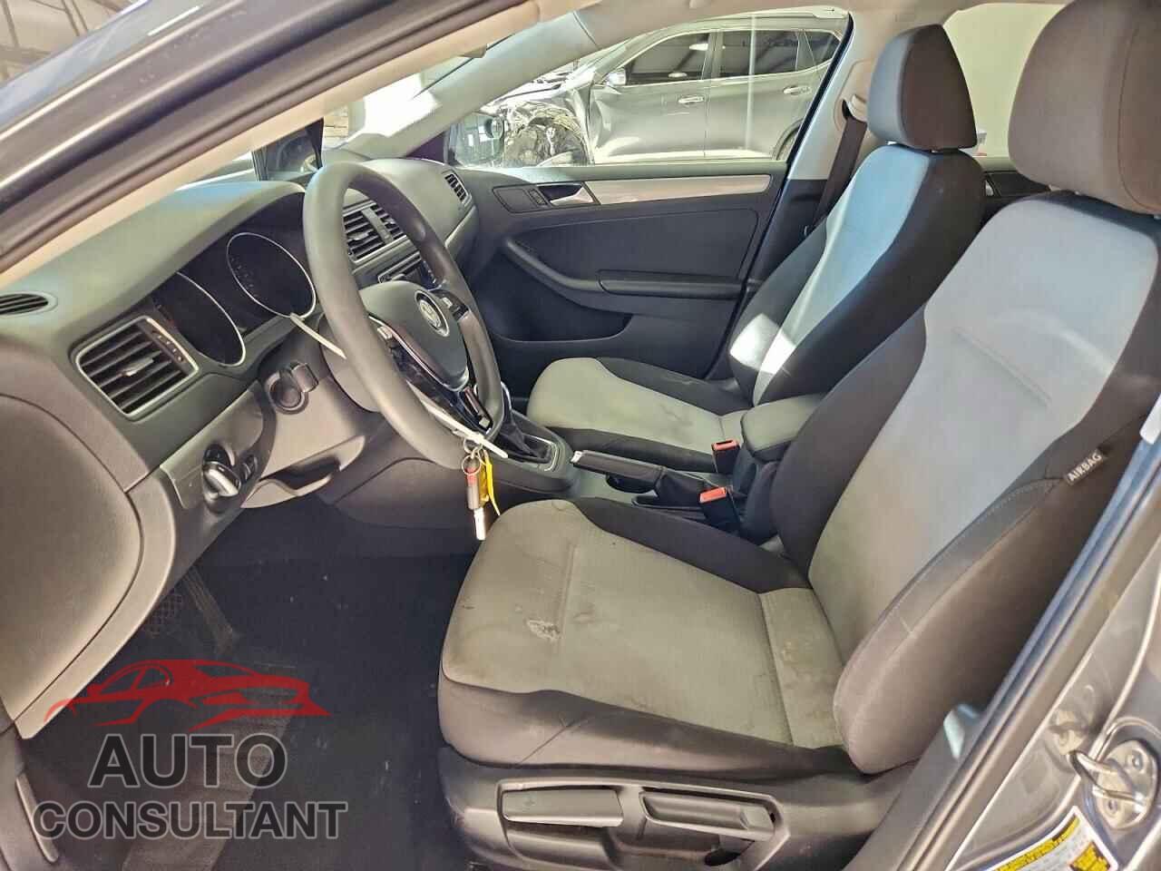 VOLKSWAGEN JETTA 2017 - 3VW2B7AJ6HM331528