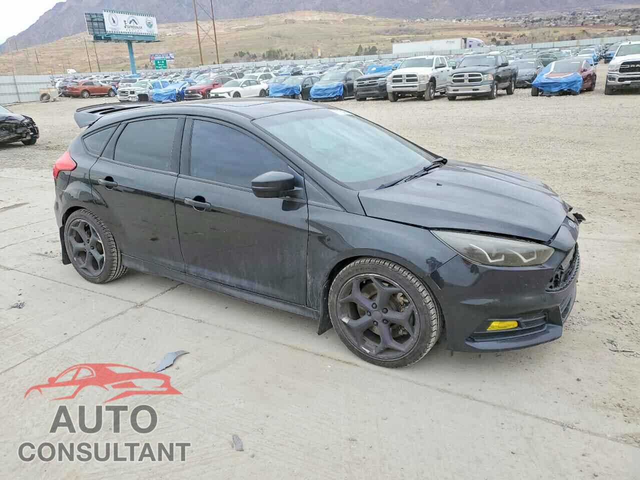 FORD FOCUS 2015 - 1FADP3L99FL293922