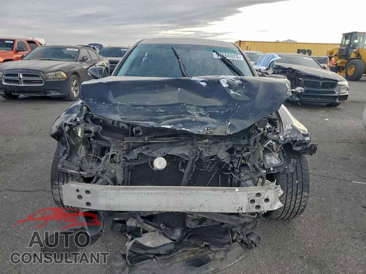 LEXUS IS 2012 - JTHBF5C2XC5168574
