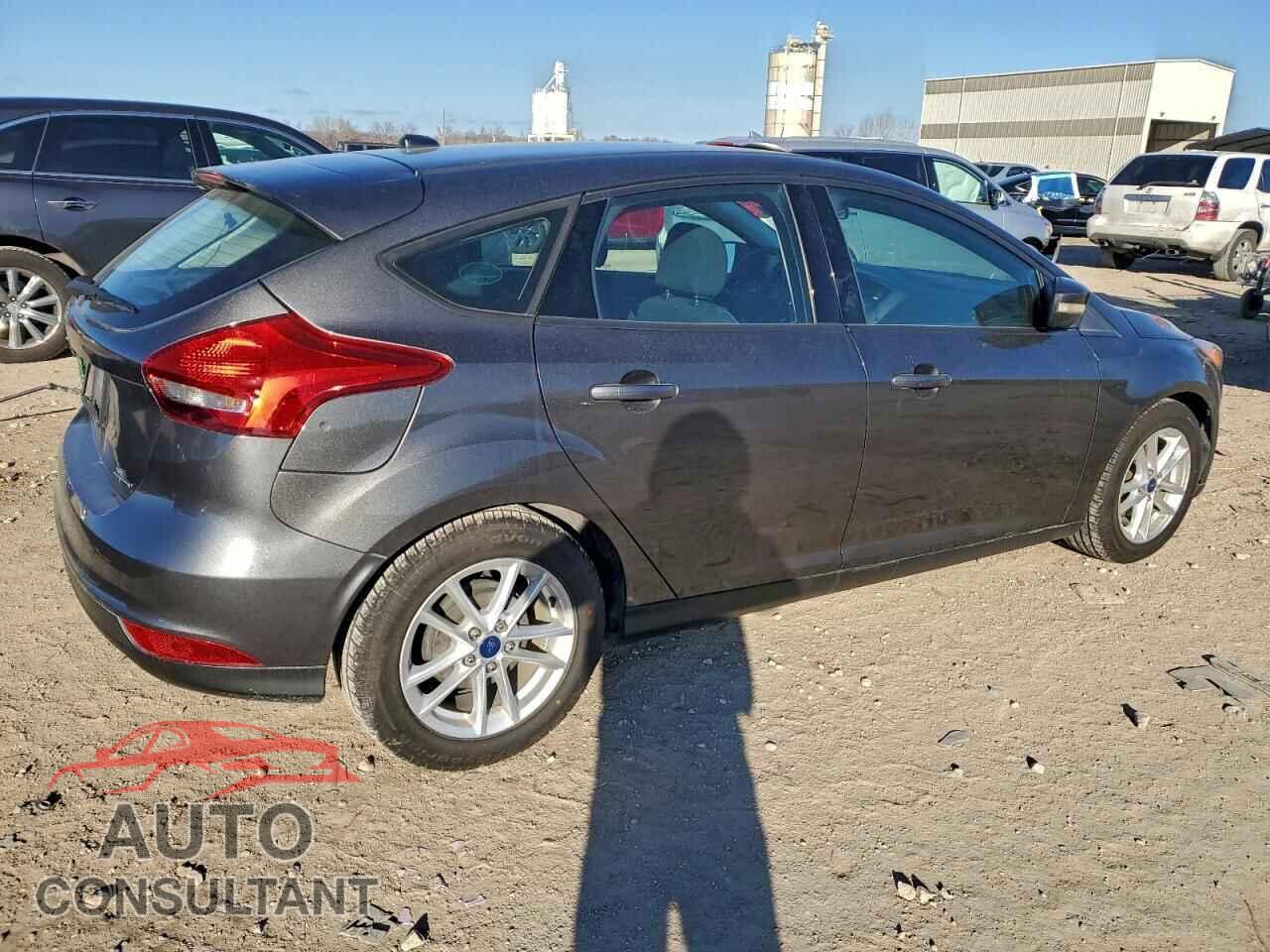 FORD FOCUS 2015 - 1FADP3K28FL374785