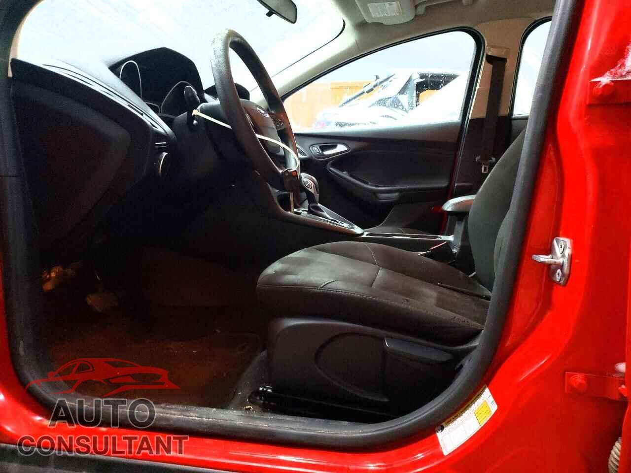 FORD FOCUS 2015 - 1FADP3F21FL329536
