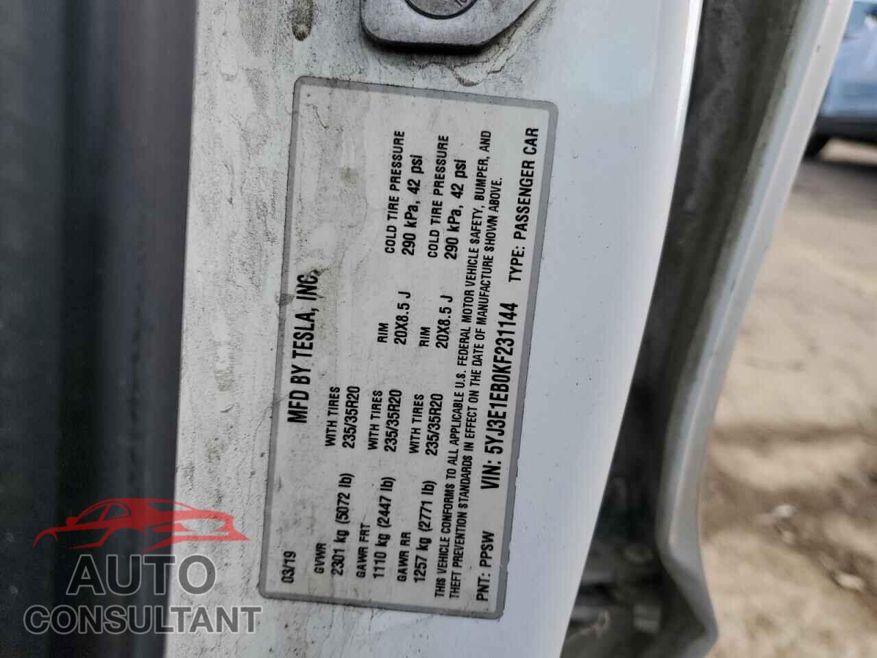 TESLA MODEL 3 2019 - 5YJ3E1EB0KF231144
