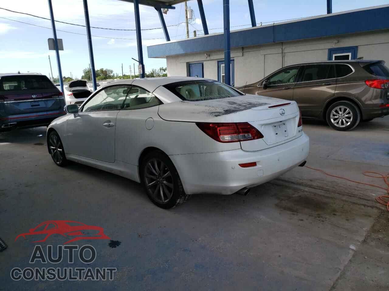 LEXUS IS 2015 - JTHFF2C26F2532964