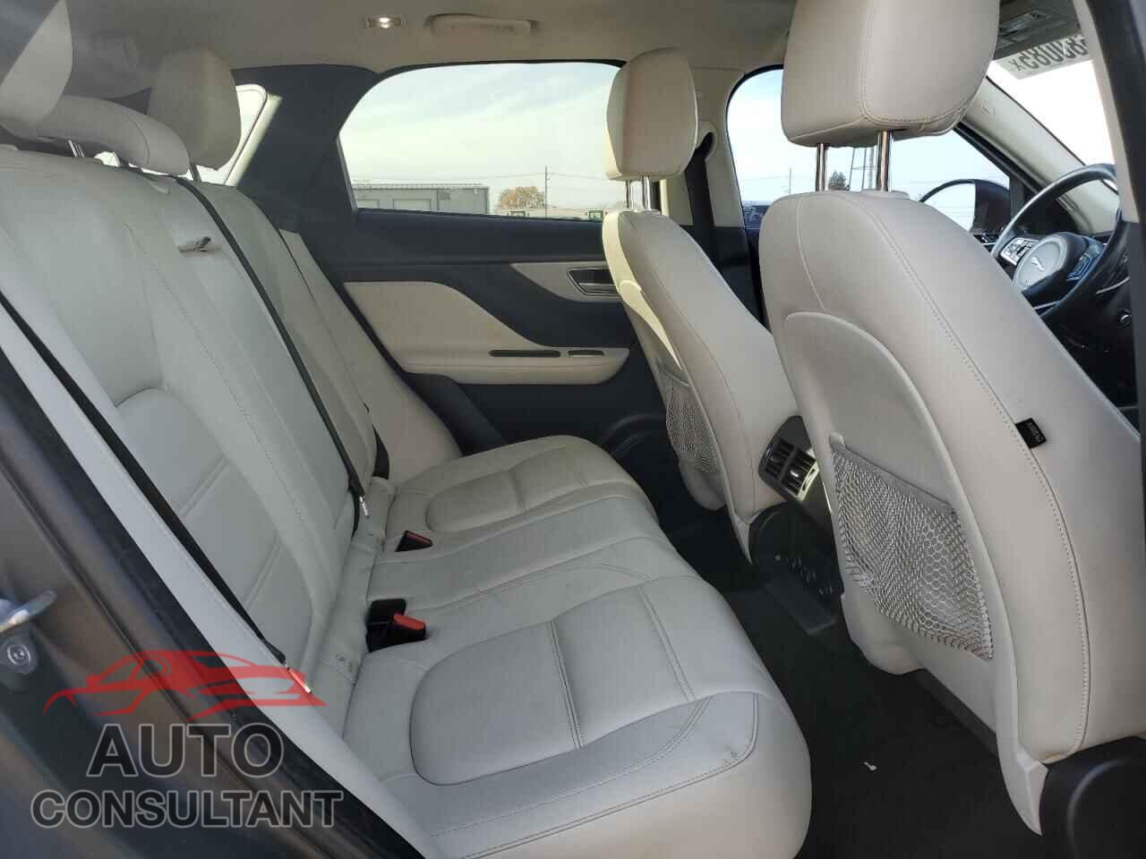 JAGUAR F-PACE 2017 - SADCK2BN3HA085681