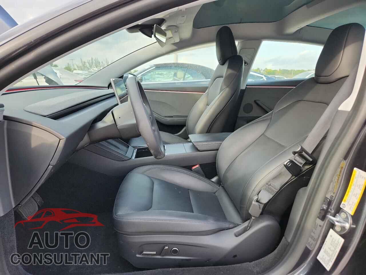 TESLA MODEL 3 2025 - 5YJ3E1EA9SF972013