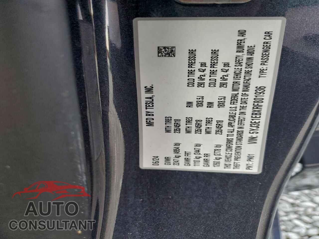 TESLA MODEL 3 2024 - 5YJ3E1EBXRF801936