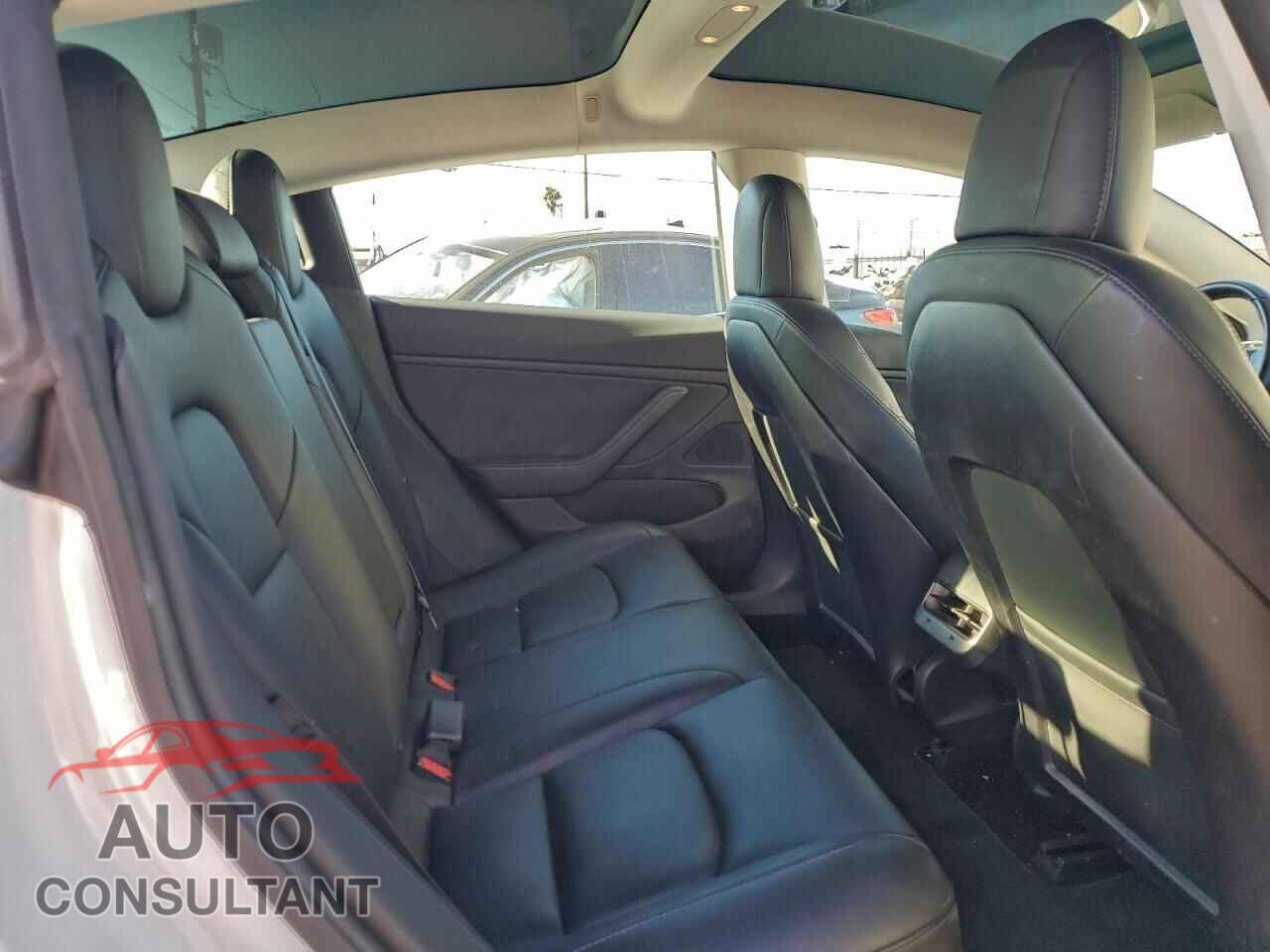 TESLA MODEL 3 2019 - 5YJ3E1EB7KF387004