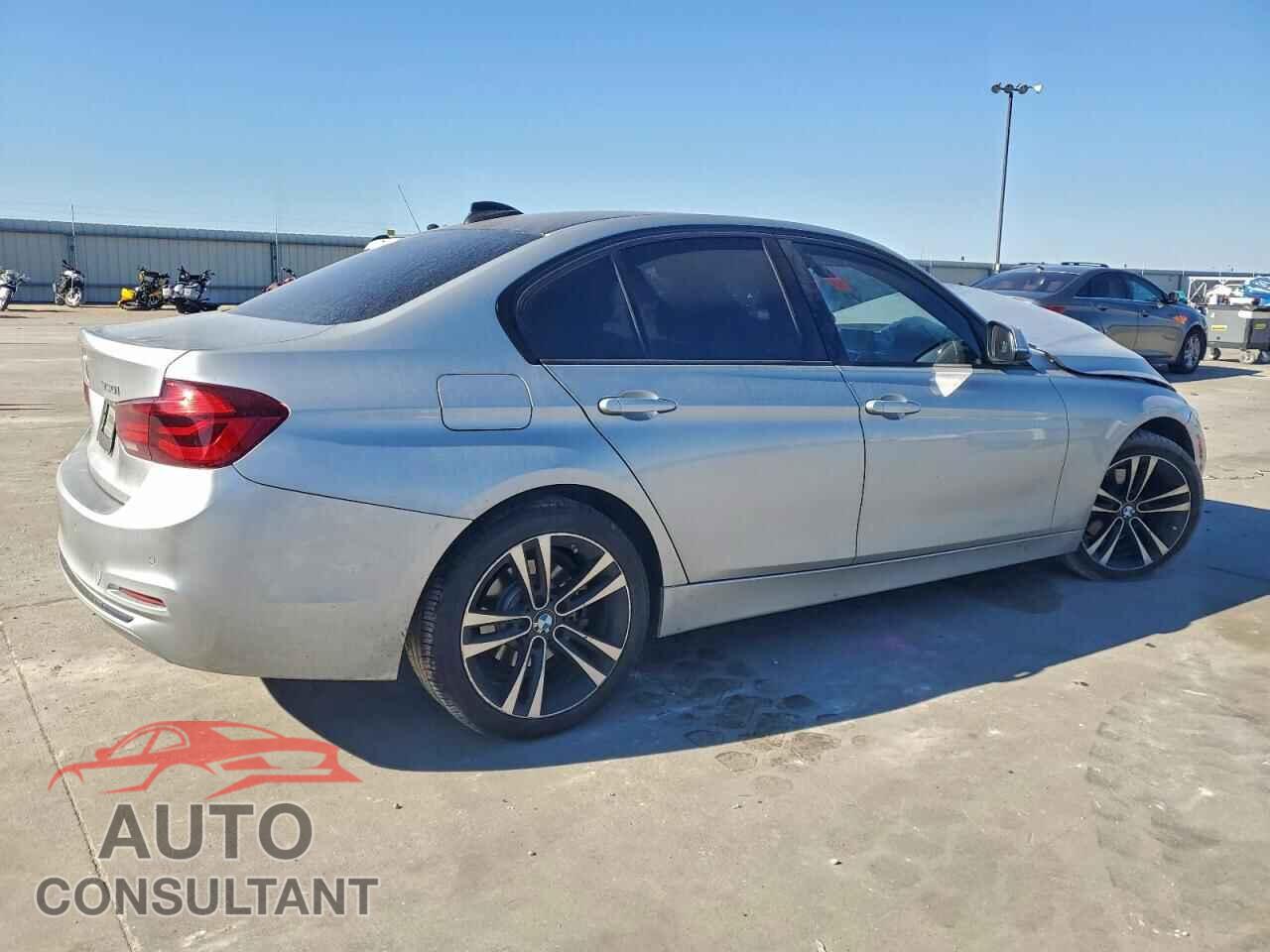 BMW 3 SERIES 2018 - WBA8B9C50JEE83048
