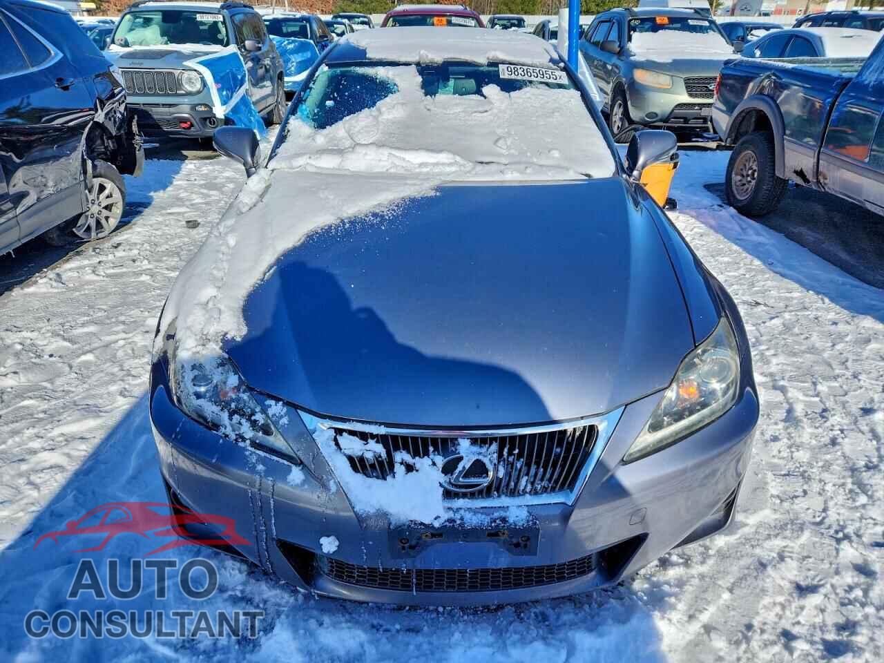 LEXUS IS 2012 - JTHCF5C21C5058341