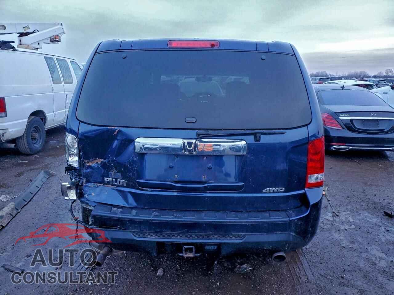 HONDA PILOT 2015 - 5FNYF4H57FB023844