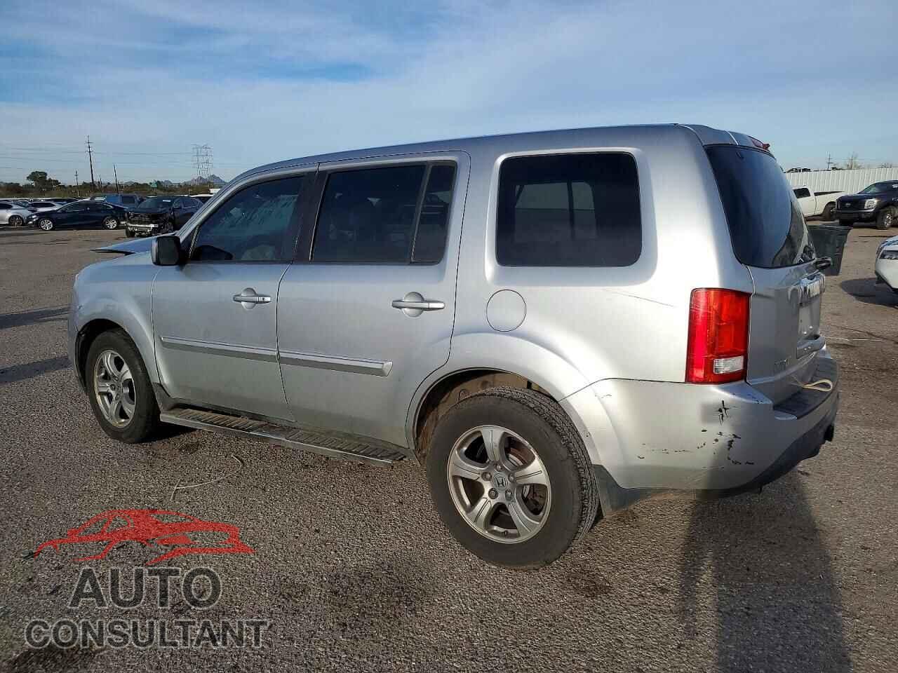 HONDA PILOT 2013 - 5FNYF3H47DB039301