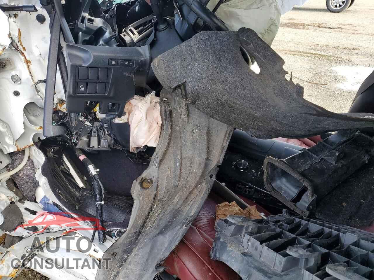LEXUS IS 2014 - JTHBF1D27E5040822