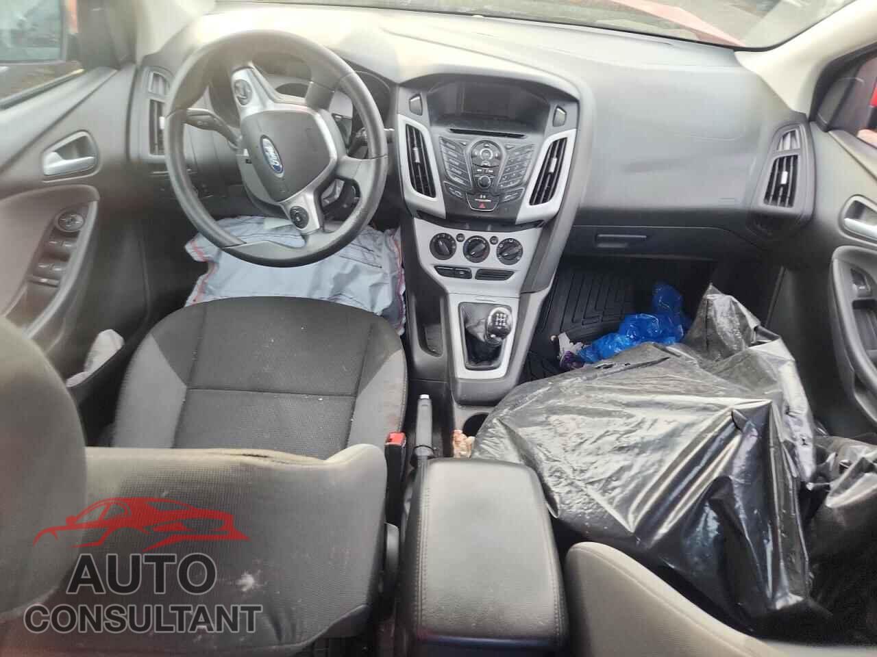 FORD FOCUS 2014 - 1FADP3F23EL114268