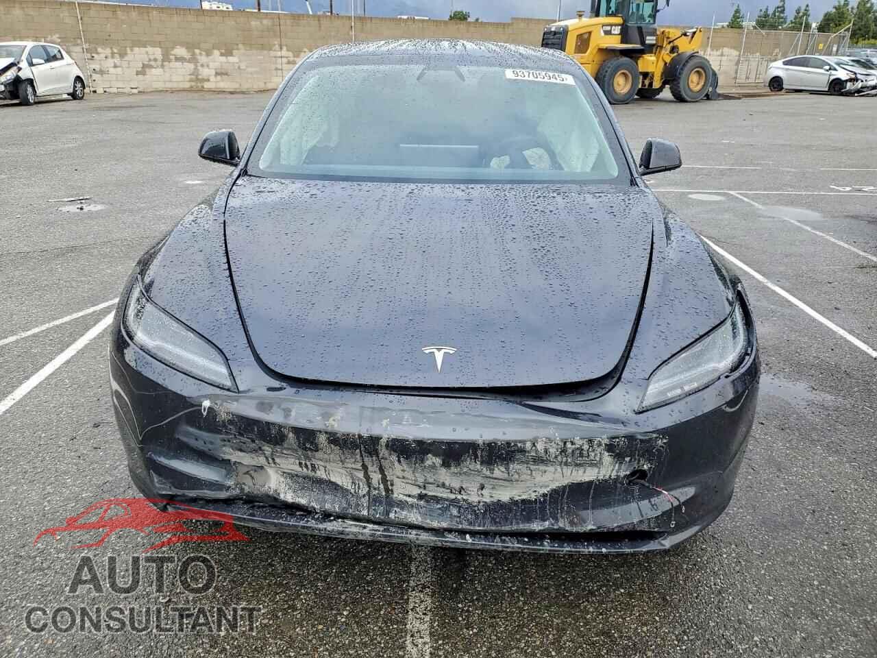TESLA MODEL 3 2024 - 5YJ3E1EA4RF744995