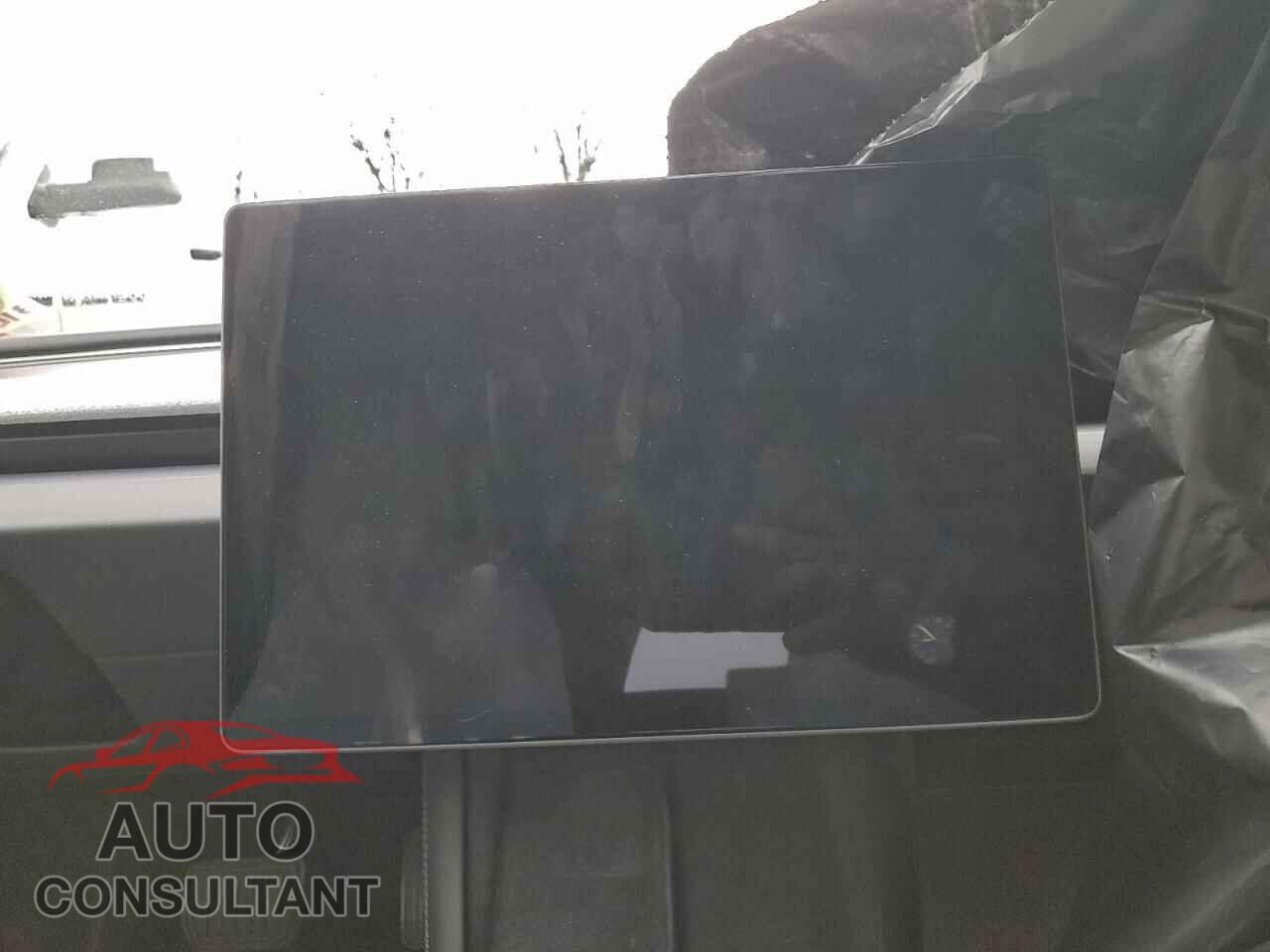 TESLA MODEL 3 2024 - 5YJ3E1EA7RF870025
