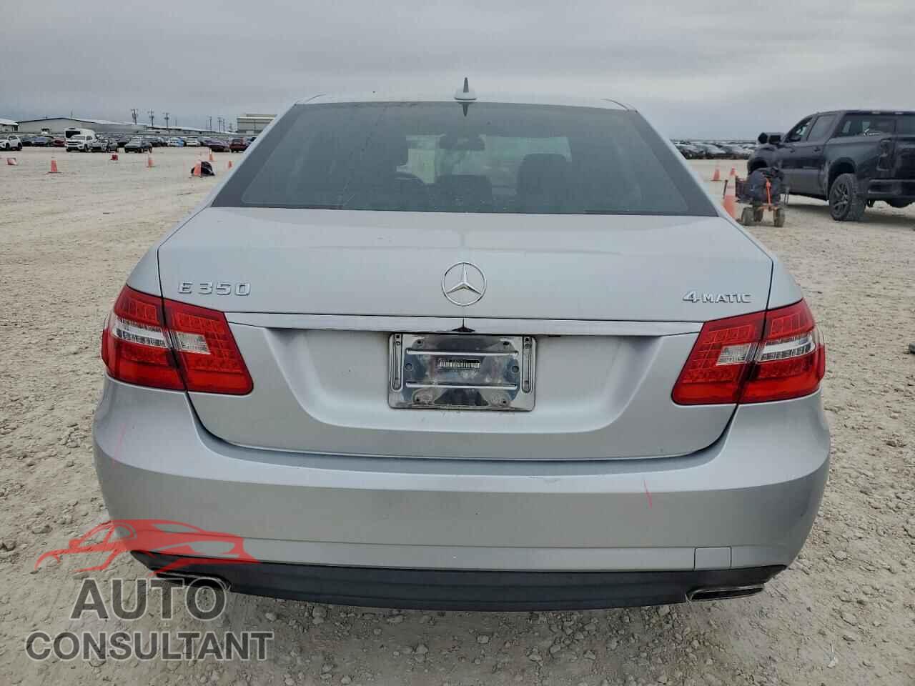 MERCEDES-BENZ E-CLASS 2011 - WDDHF8HB6BA367672