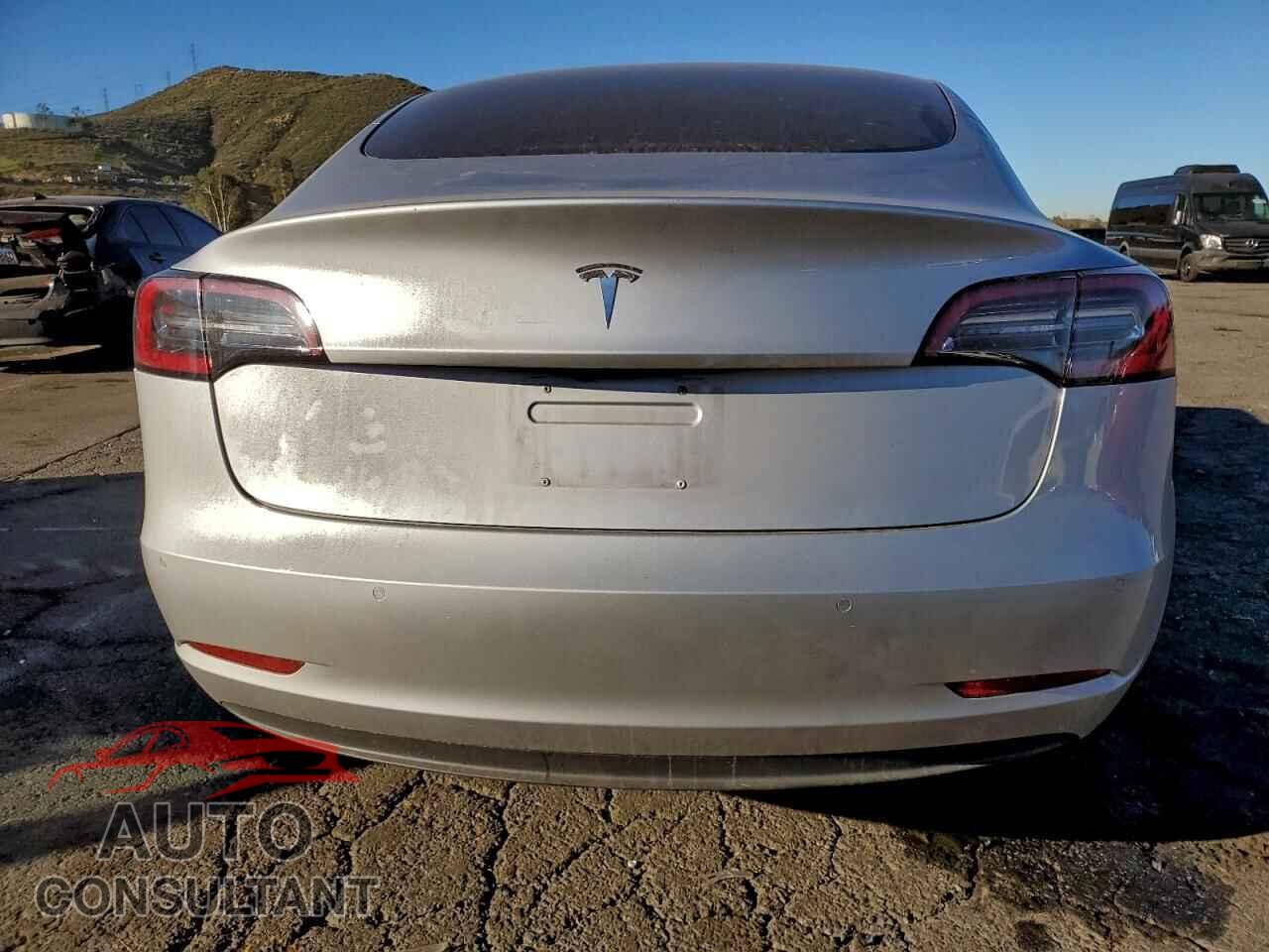 TESLA MODEL 3 2018 - 5YJ3E1EA7JF060723
