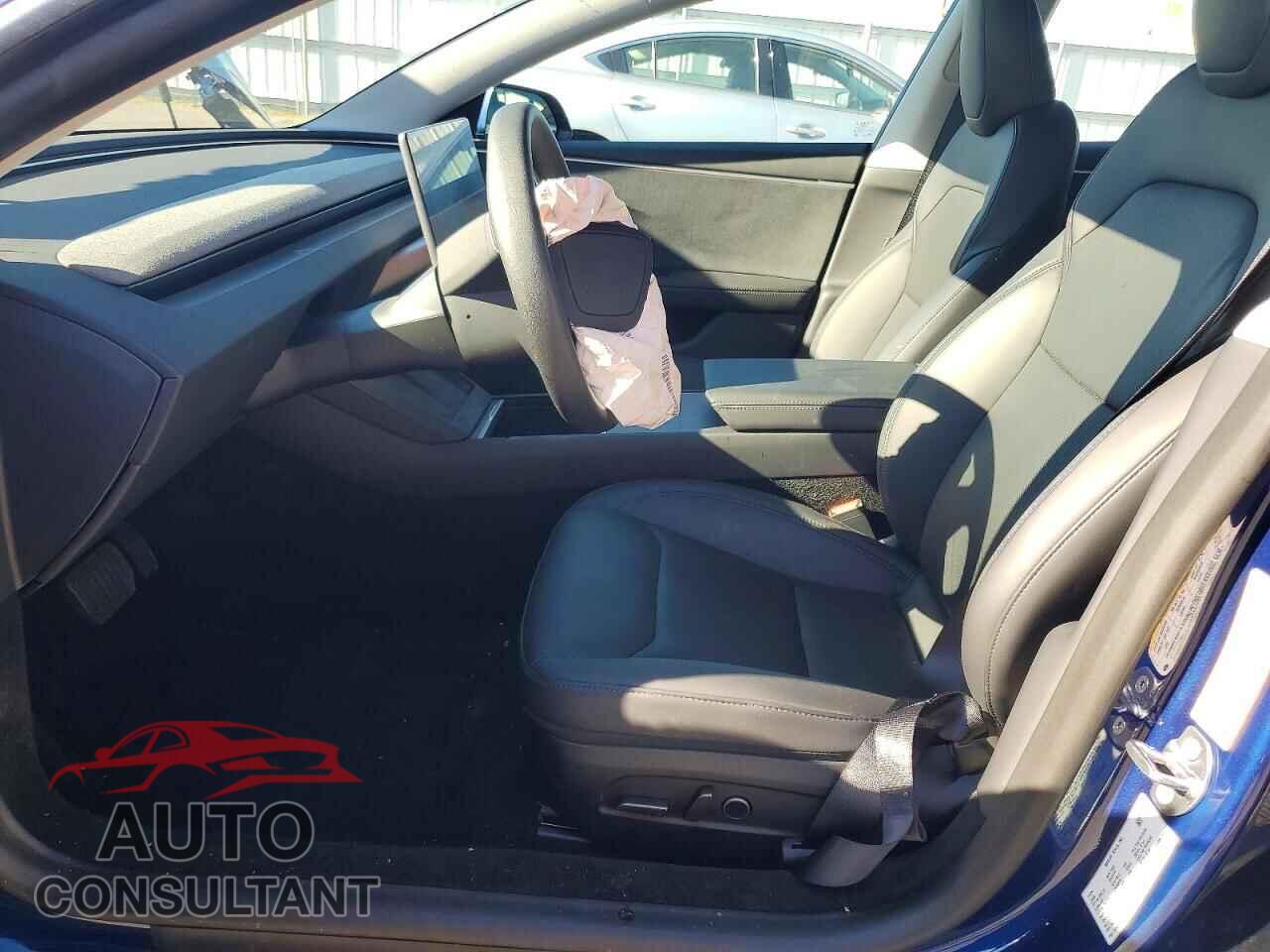 TESLA MODEL 3 2025 - 5YJ3E1EB0SF906152