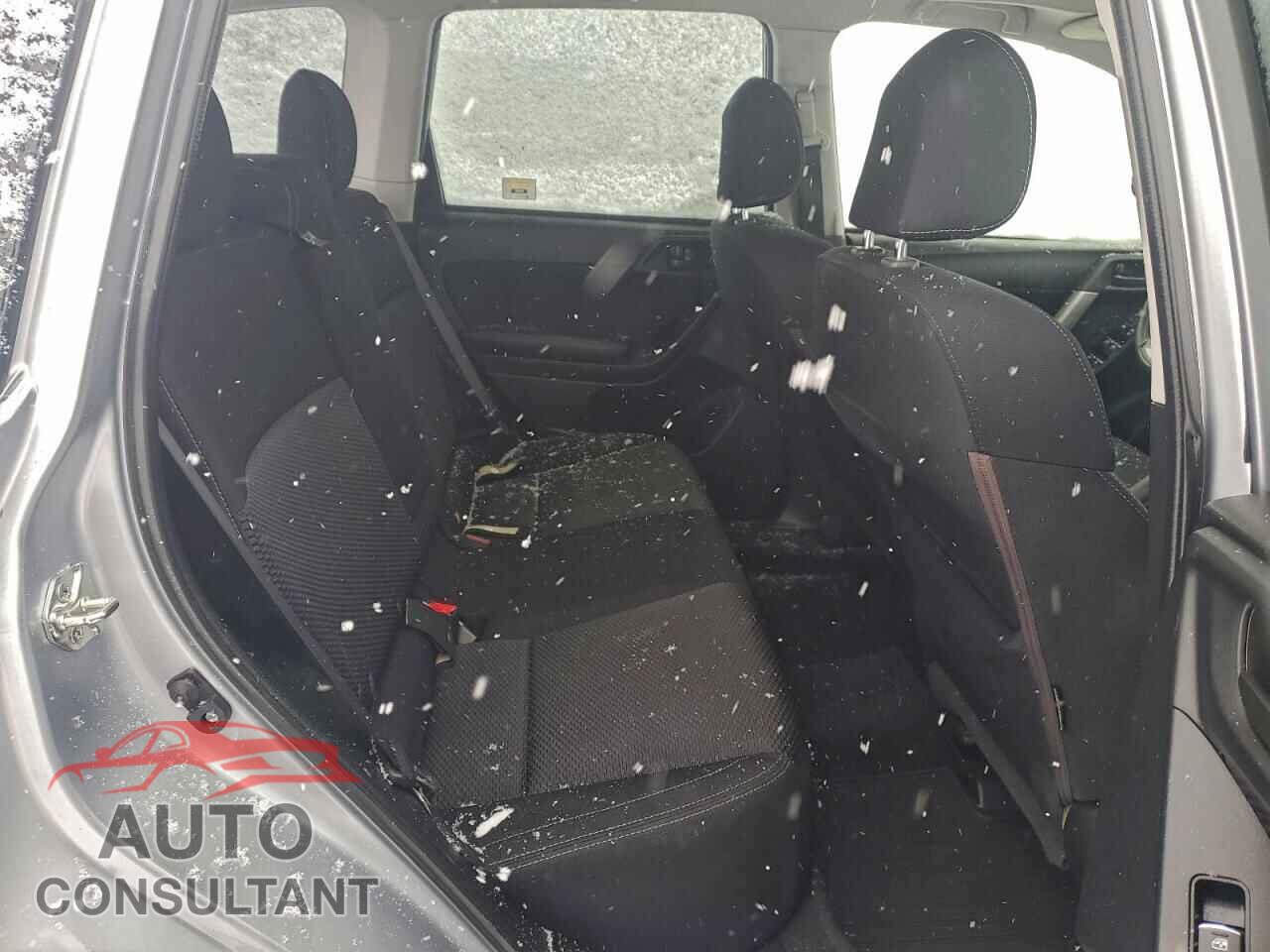 SUBARU FORESTER 2018 - JF2SJAEC7JH504175