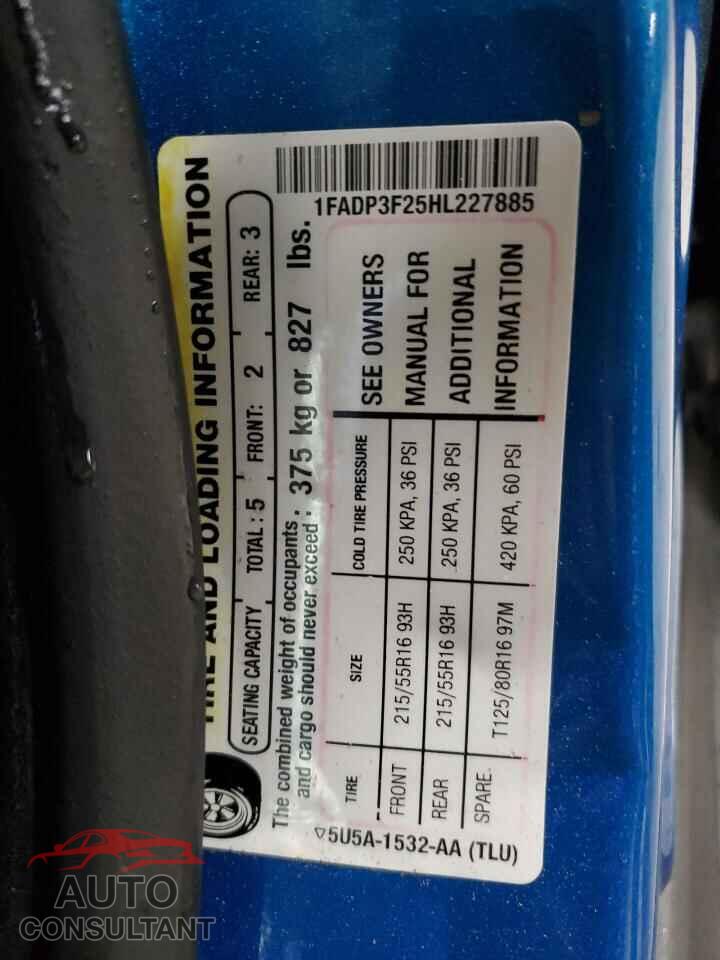 FORD FOCUS 2017 - 1FADP3F25HL227885