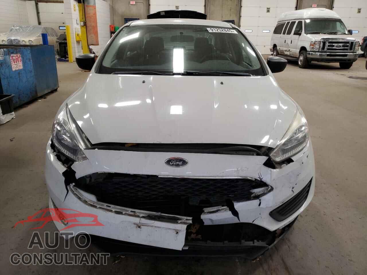FORD FOCUS 2016 - 1FADP3E27GL282189