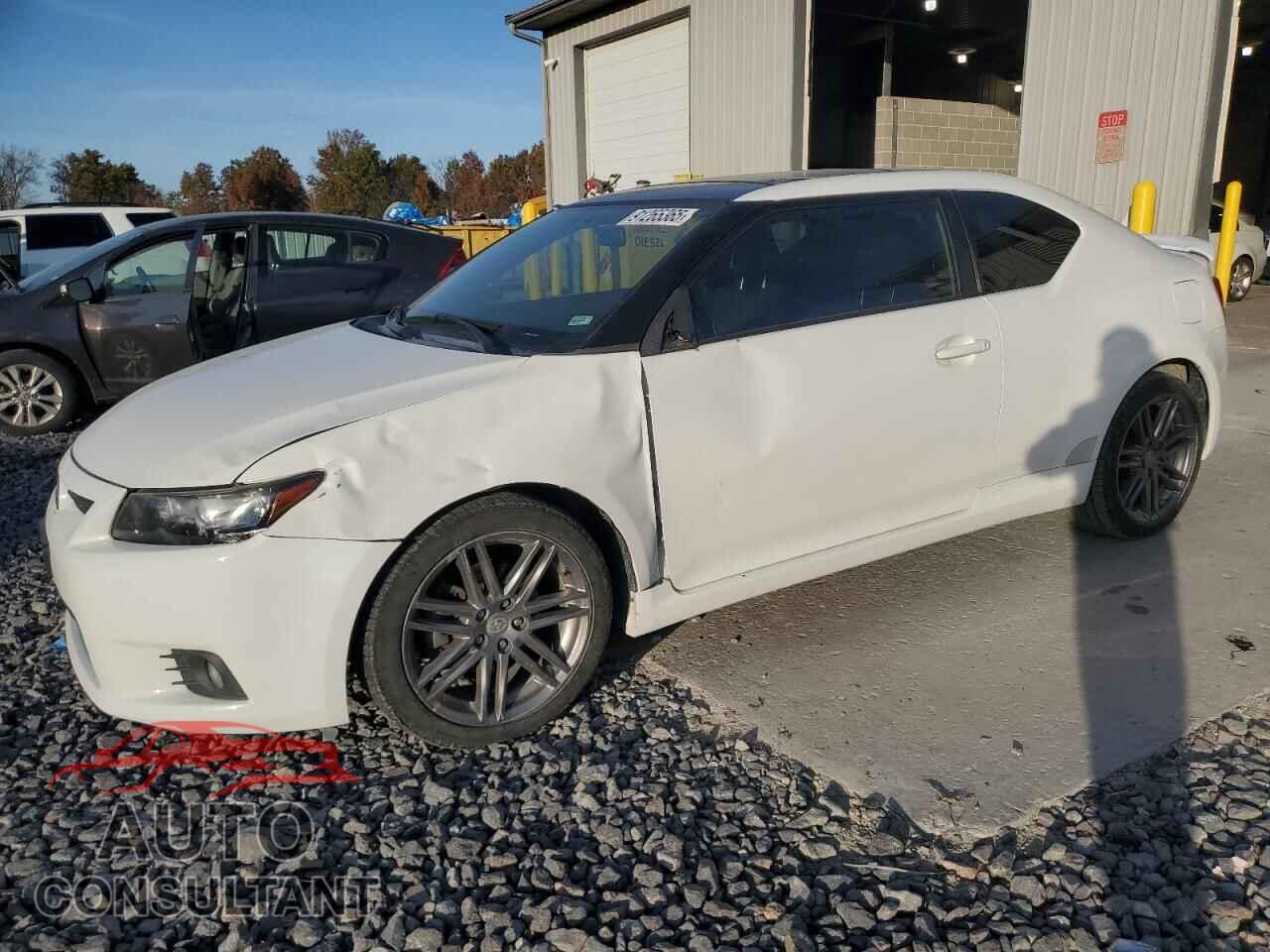 TOYOTA SCION 2012 - JTKJF5C75C3032074