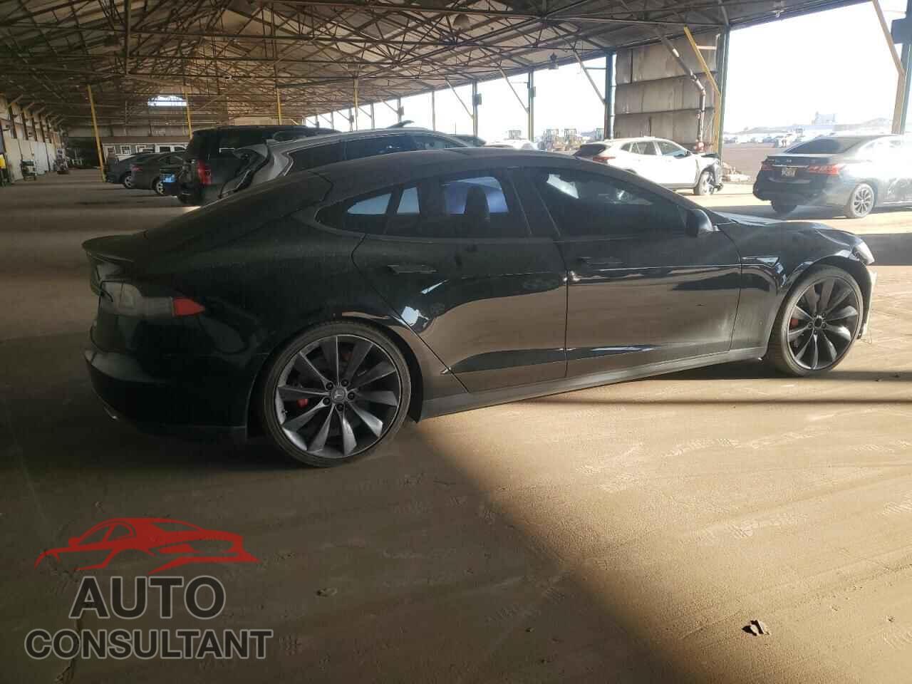TESLA MODEL S 2013 - 5YJSA1CN8DFP05915