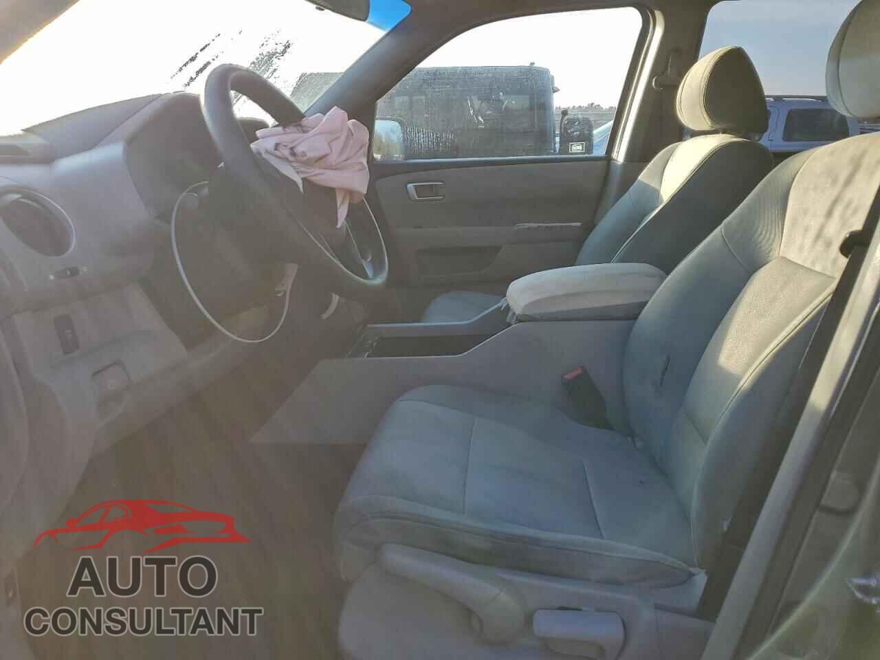 HONDA PILOT 2010 - 5FNYF3H25AB013239