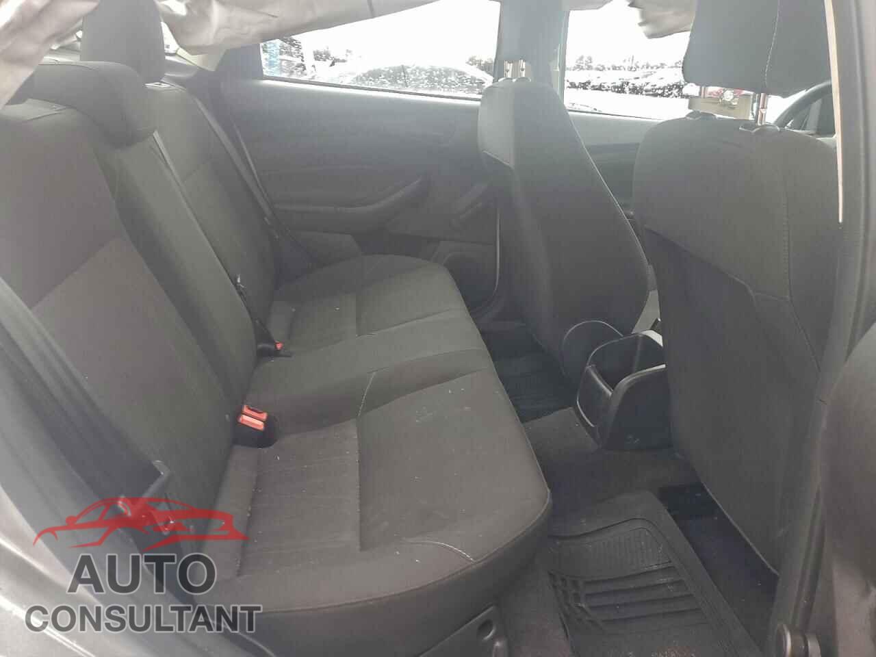 FORD FOCUS 2017 - 1FADP3E20HL316152