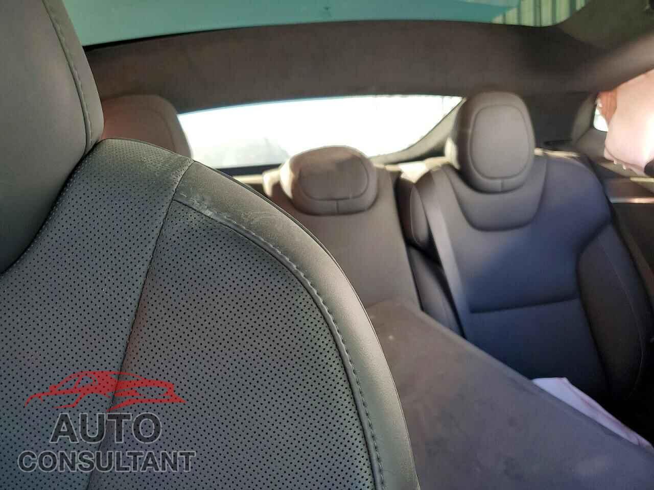TESLA MODEL S 2021 - 5YJSA1E6XMF444101