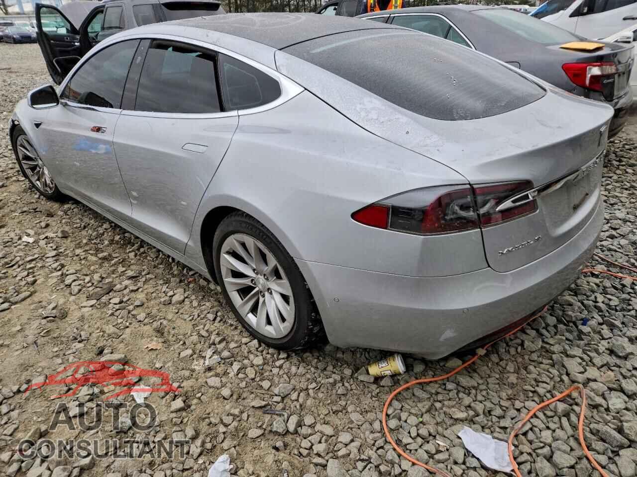 TESLA MODEL S 2017 - 5YJSA1E23HF229131