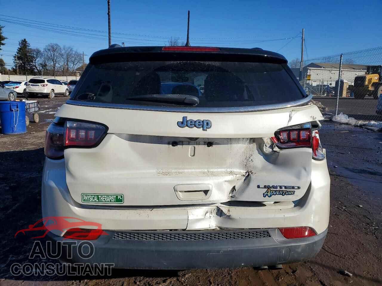 JEEP COMPASS 2018 - 3C4NJCCB4JT301733