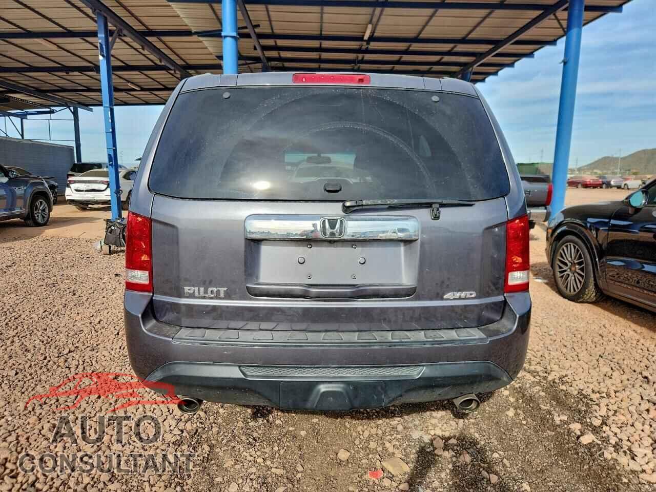 HONDA PILOT 2015 - 5FNYF4H62FB008192