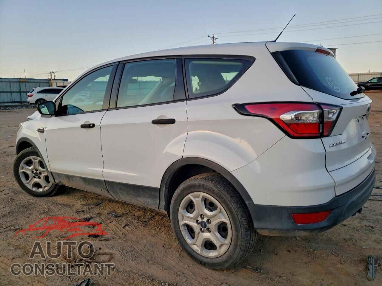 FORD ESCAPE 2017 - 1FMCU0F77HUB57126