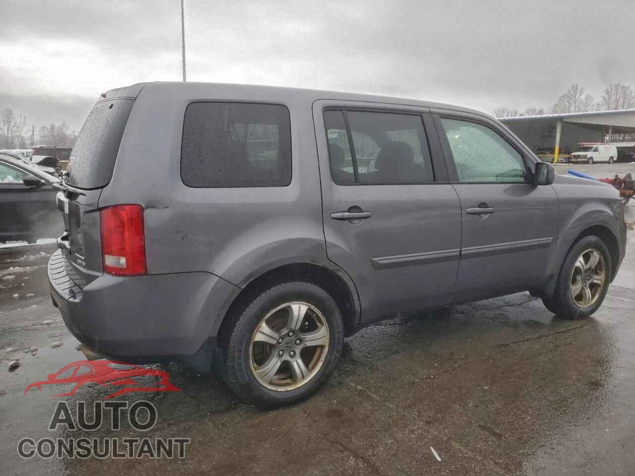 HONDA PILOT 2015 - 5FNYF4H36FB021825
