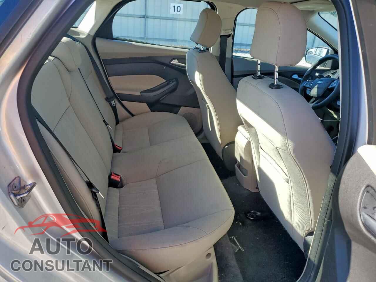 FORD FOCUS 2015 - 1FADP3F2XFL361918