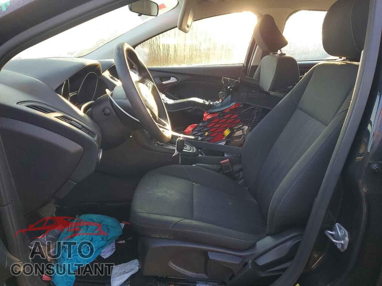 FORD FOCUS 2015 - 1FADP3F2XFL216247