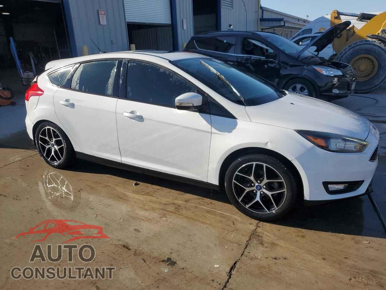 FORD FOCUS 2017 - 1FADP3M26HL344068