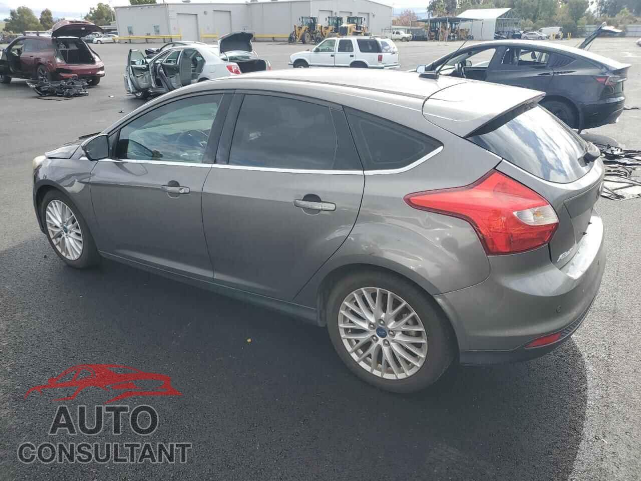 FORD FOCUS 2012 - 1FAHP3M20CL477967