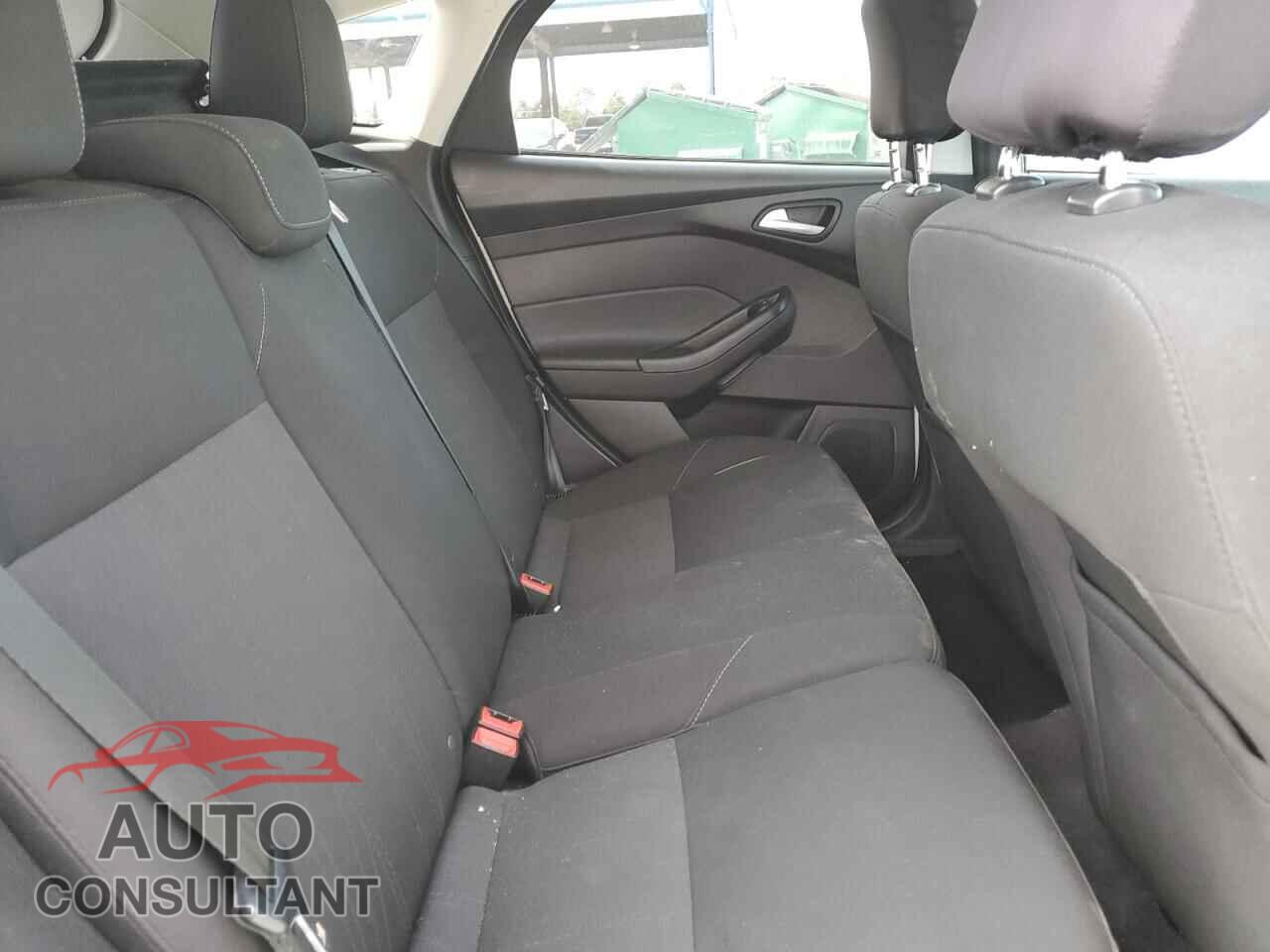 FORD FOCUS 2017 - 1FADP3K29HL322827
