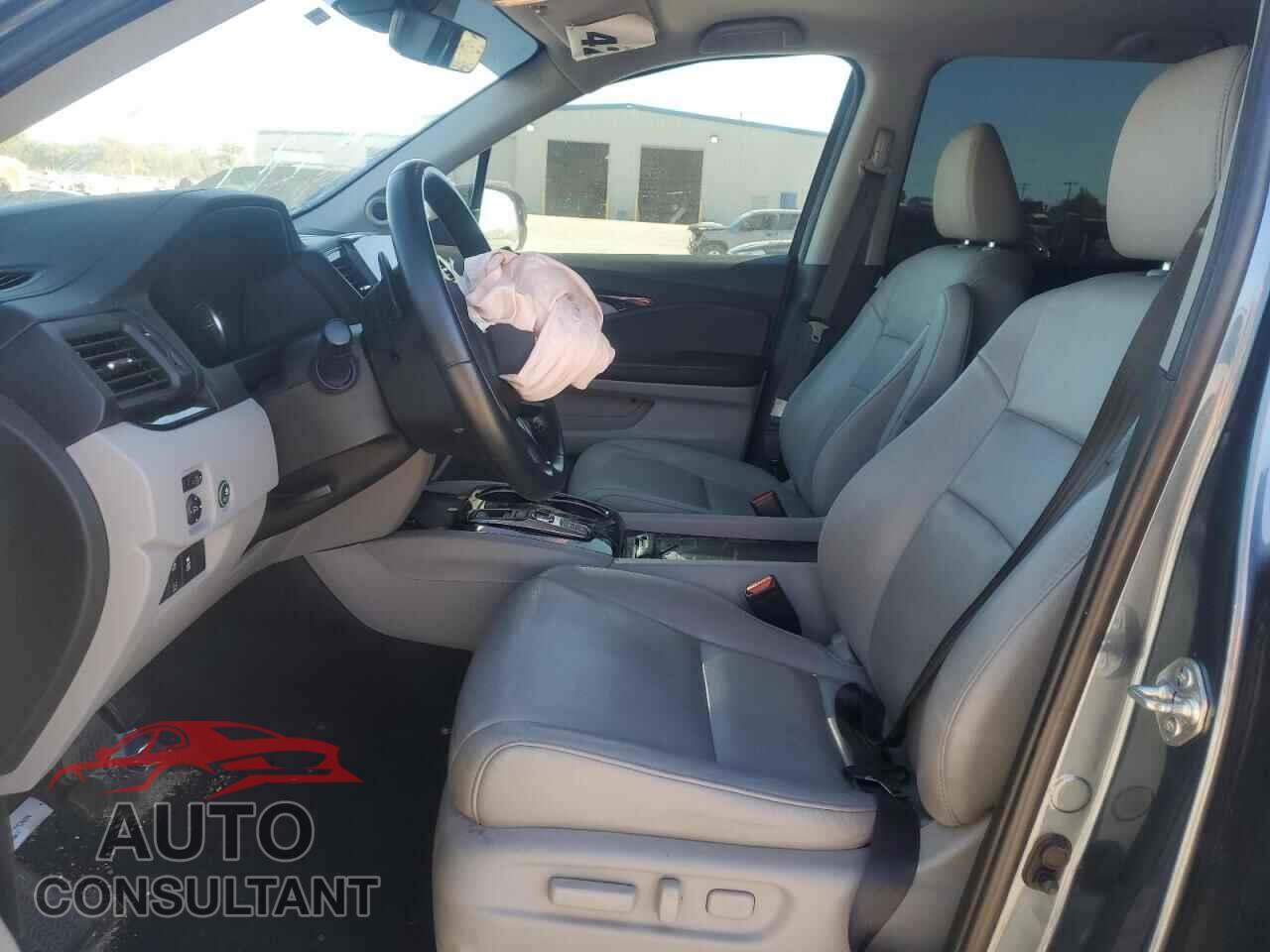 HONDA PILOT 2019 - 5FNYF5H61KB000214