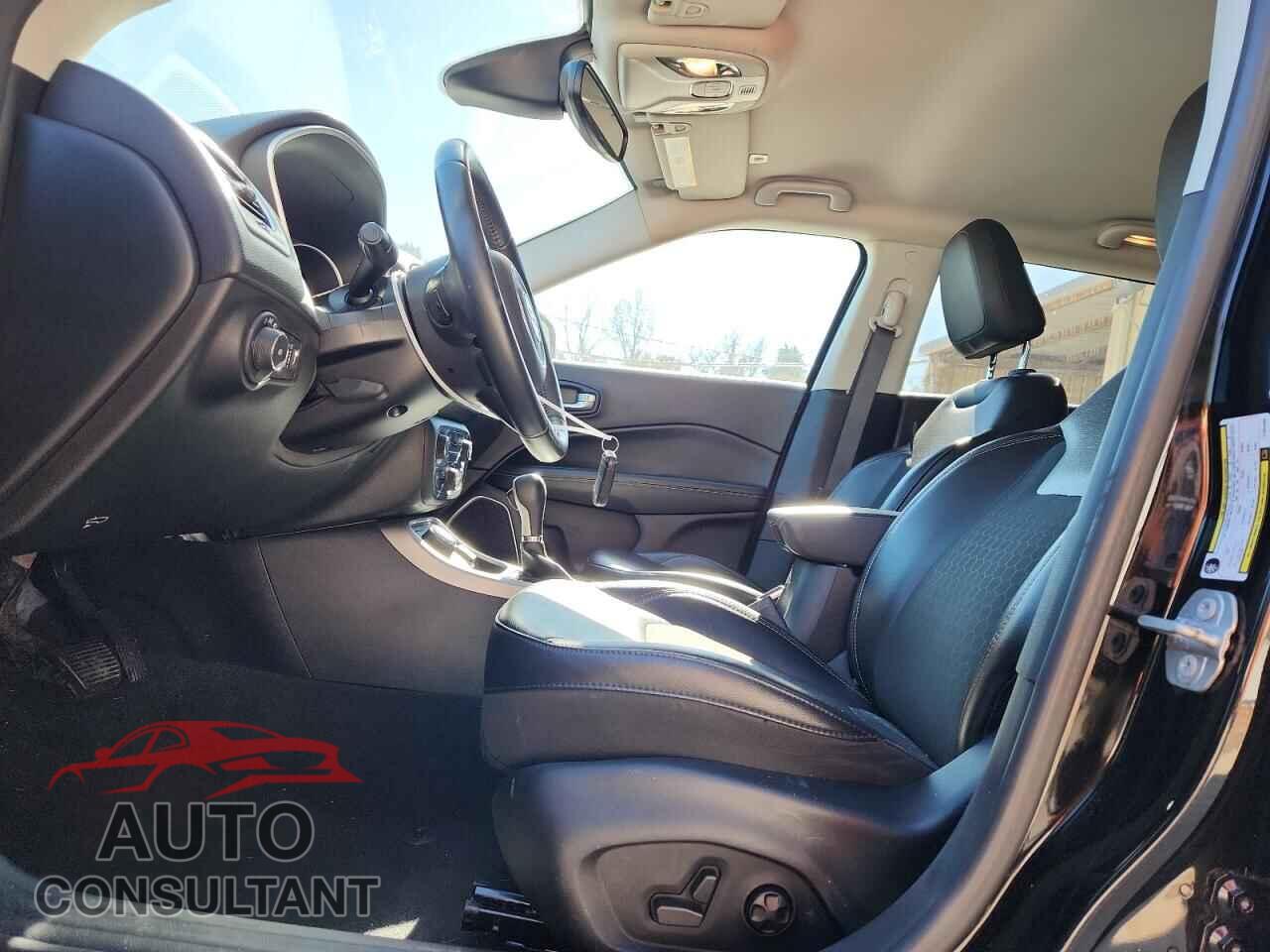 JEEP COMPASS 2018 - 3C4NJDBB8JT354989