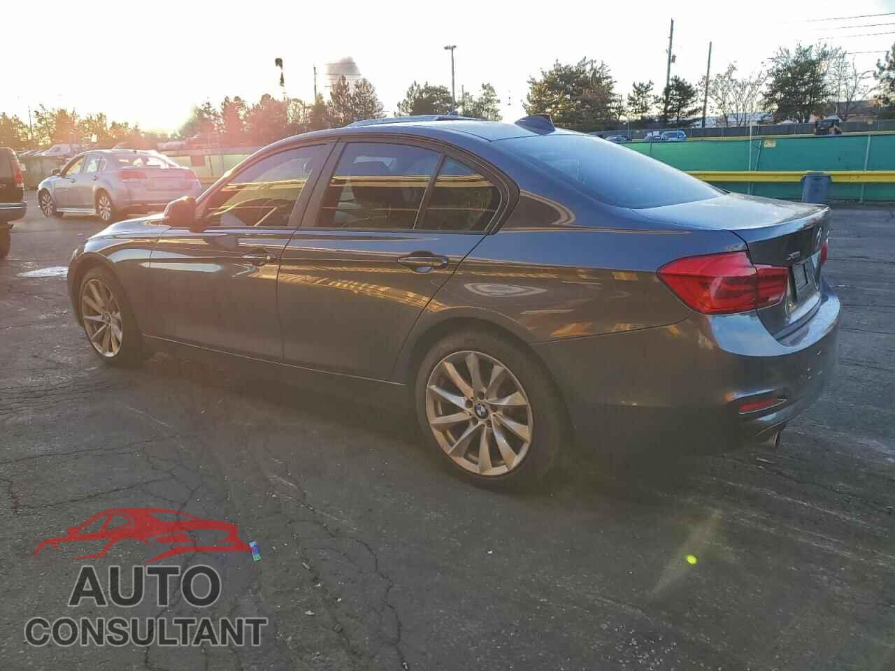BMW 3 SERIES 2018 - WBA8A3C5XJA494580