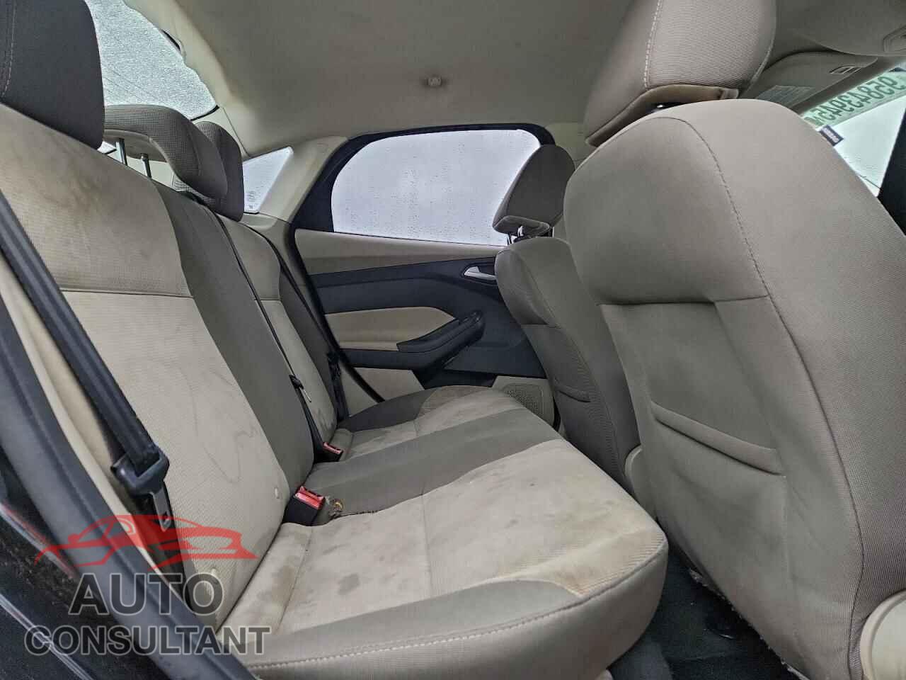 FORD FOCUS 2014 - 1FADP3F29EL426823