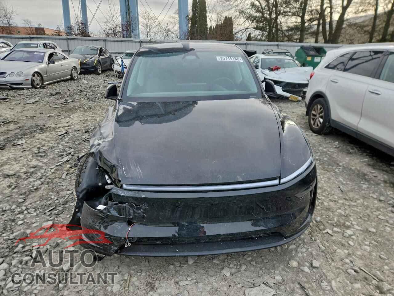 TESLA MODEL Y 2026 - 7SAYGDEDXTF435151